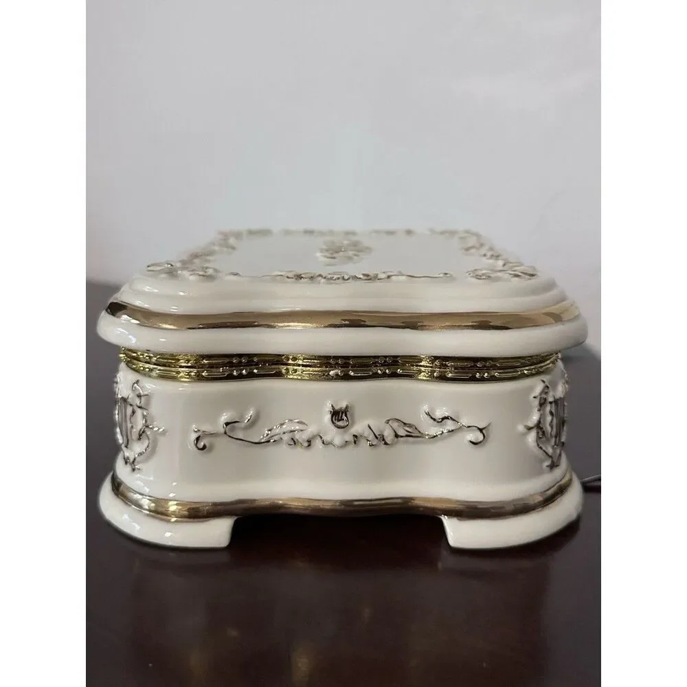 Beautiful Vintage Porcelain Mr. Christmas All-Season Symphonium Music Box Gold